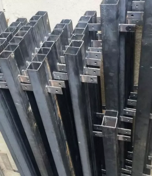 Столб для забора с планками 60*60*3 L= 3м